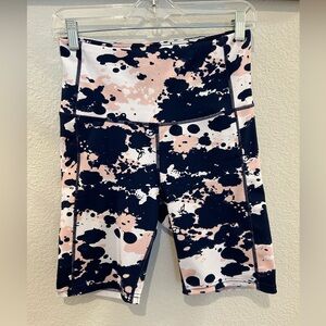 Dyce Active Women’s Biker Shorts
Abstract Print Navy Blue/Pink/White
Medium